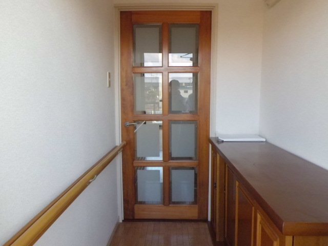 Entrance. Also nice door to DK! It is safe have also attached handrail.