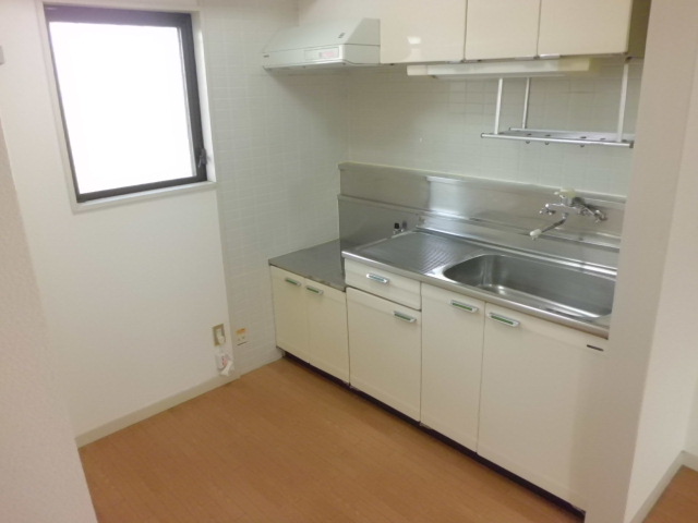 Kitchen. A clean unified kitchen in white