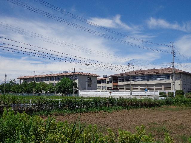 Junior high school. Minami Nagamori Junior High School