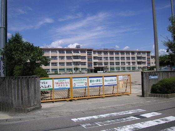 Primary school. Minami Miwa Elementary School