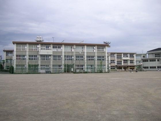 Primary school. Honjo elementary school