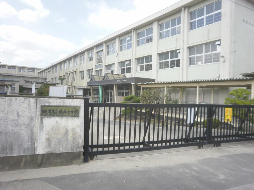 Primary school. 1514m to Gifu Municipal Josai Elementary School