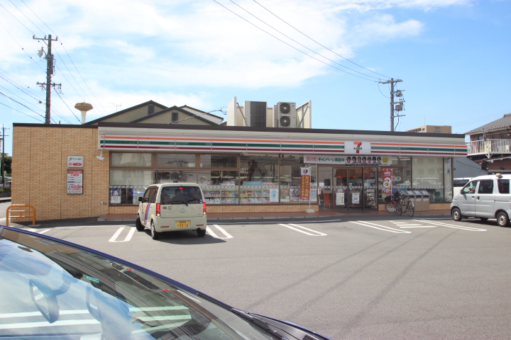 Convenience store. Seven-Eleven Gifu Tagami store up (convenience store) 164m