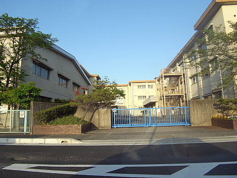 Primary school. Nanasato up to elementary school (elementary school) 1700m