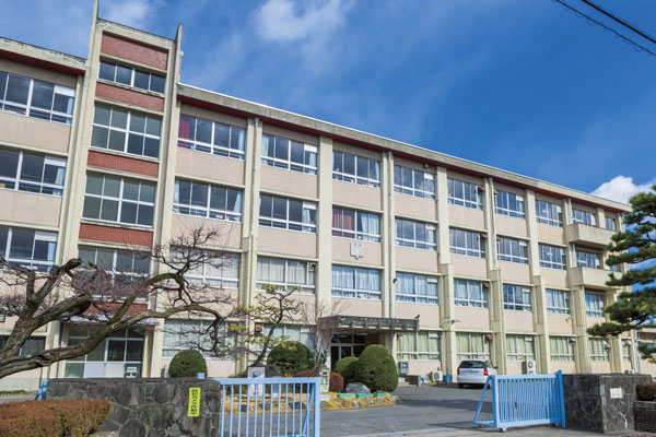 Surrounding environment. Municipal Honjo junior high school (35-minute walk ・ About 2760m)