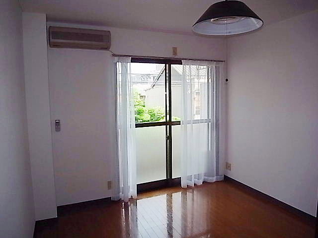 Other room space. Heating and cooling air conditioning any season is also to be able to spend comfortable
