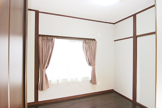 Other room space. There are two eyes Parking (light car-only 2000 yen / Month)