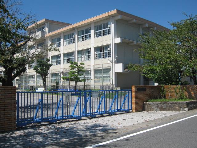 Primary school. Saigo elementary school