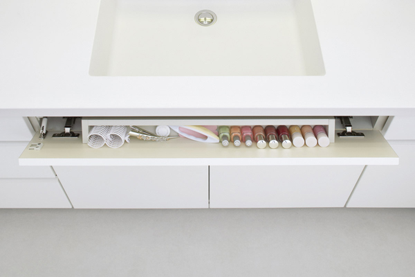 Bathing-wash room.  [Clean bowl] With a step to the top counter, Bowl-integrated counter provided with a half-dry area. Vanity always clean in order to put the leaked mono whip. Also, Because there is no hardware of the hole of the drain outlet and overflow, It is easy to clean (same specifications)