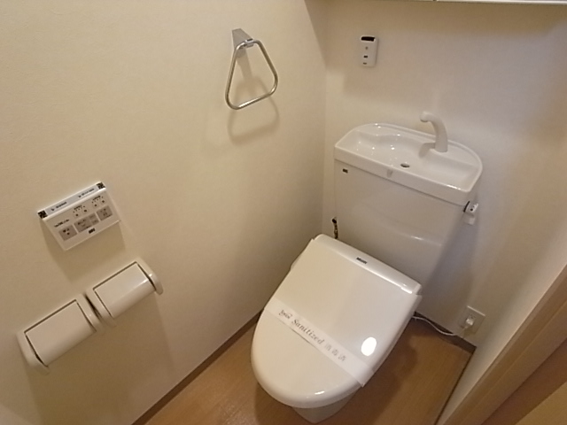 Toilet. There is also a paper storage. It is a surprisingly important I toilet storage ☆ 