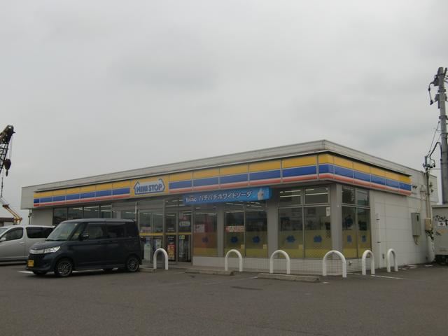 Convenience store. MINISTOP up (convenience store) 530m