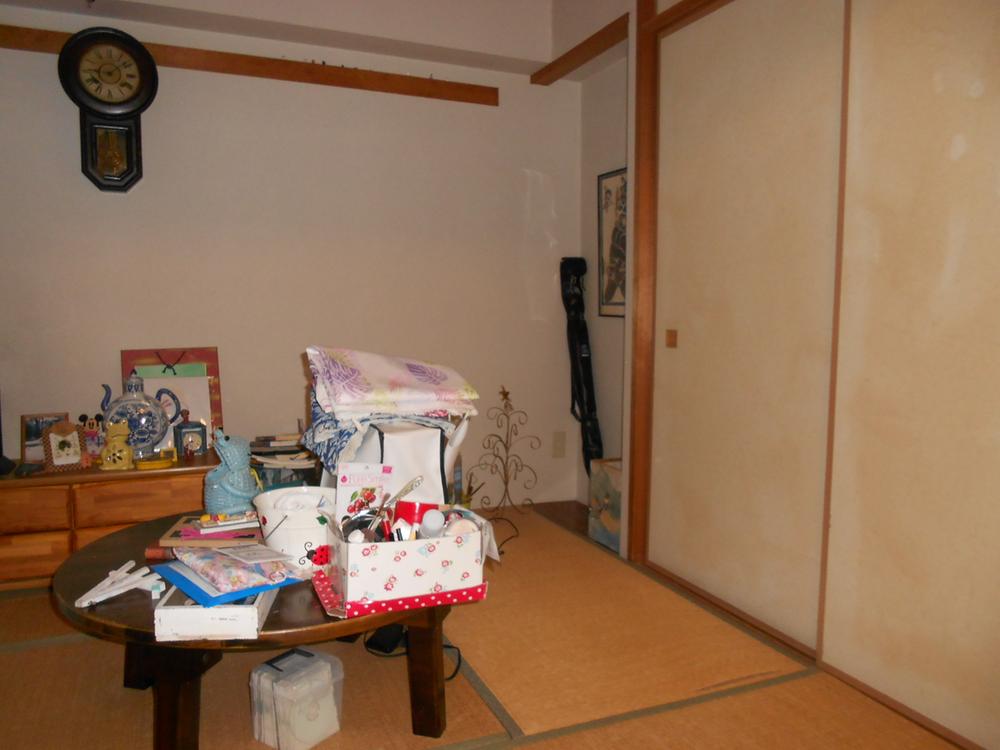 Non-living room. Japanese-style room you feel relieved
