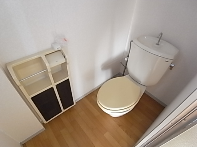 Toilet. There is also a paper storage holder! ! 