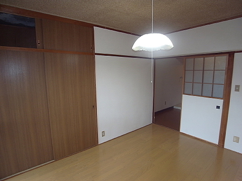 Other room space. Is also a breeze There is also organizing a large storage
