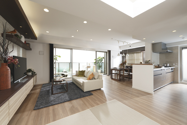 Living.  [living ・ dining] Pour the bright sunshine. Its comfort is like a family of warmth. balcony, Due to center open sash, Airy living the inner and outer lead ・ Dining has been designed (A type model room)