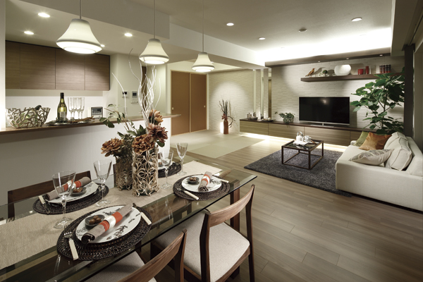 Living.  [living ・ dining] Nestled in the interior, Space to capture the light and wind, Flow line of relaxation and diet. All have been designed for comfort wrap gently family. From the moment you step foot, It gracefully invites to deep relaxation (A type model room)