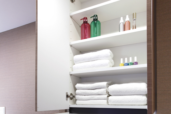 Bathing-wash room.  [Linen cabinet] A high frequency of use in the wash room, Convenient linen cabinet that can be stored and towels have been installed (same specifications)
