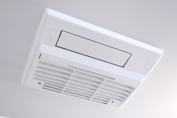 Bathing-wash room.  [Gas bathroom heating ventilation dryer] In addition to drying to dry out the laundry even on rainy days, Preliminary heating for a comfortable bathing ・ Cool breeze functions, such as, Is a multi-functional bathroom heating ventilation dryer (same specifications)