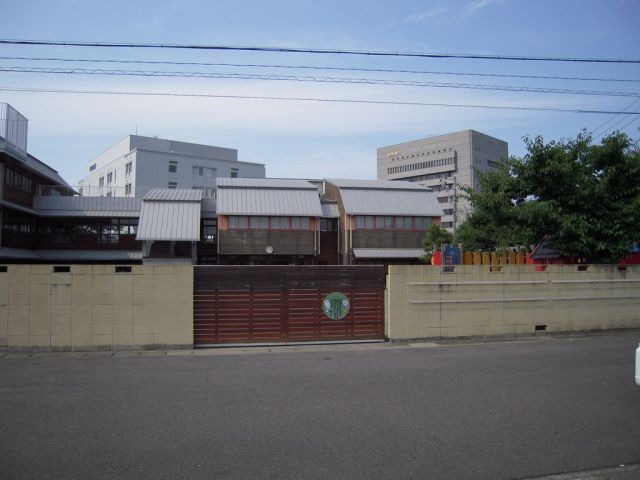 kindergarten ・ Nursery. Wakaba third kindergarten (kindergarten ・ 1600m to the nursery)