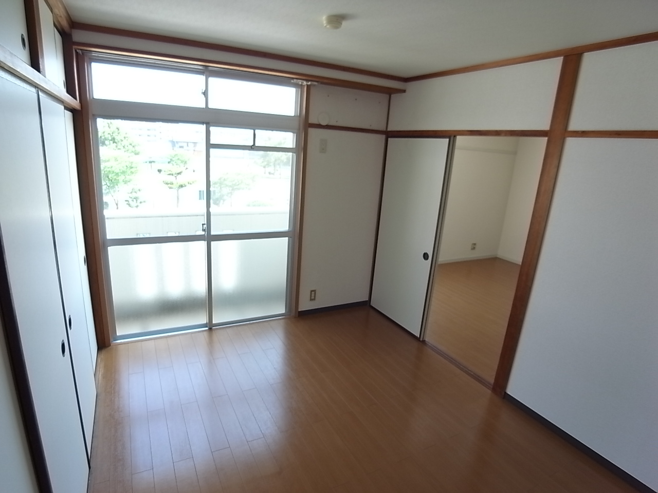 Other room space. South-facing bright Western-style