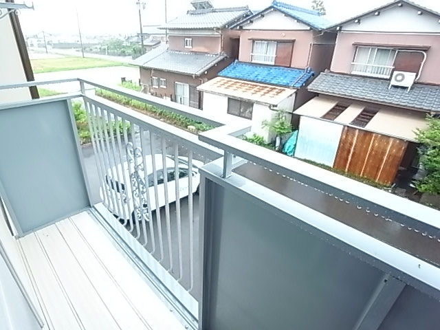 Balcony. Laundry is here ☆ 