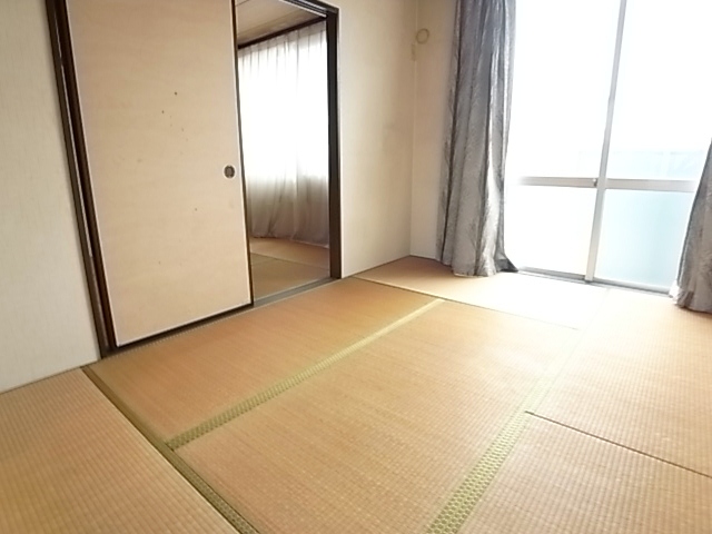 Living and room. It will calm the Japanese-style room ☆ 