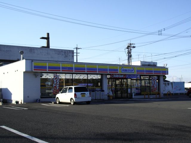 Convenience store. MINISTOP up (convenience store) 690m