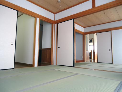 Non-living room. Two between the continuance of the Japanese-style, Also for visitors to Buddhist memorial service.