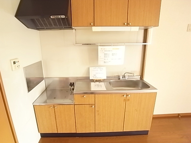 Kitchen. It is a dish also Hakadori likely in a clean kitchen ☆ 