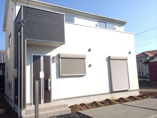 Local appearance photo. Local (11 May 2013) Shooting