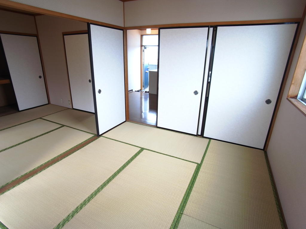 Other room space. Japanese-style room 6 tatami It can be used widely opened the bran