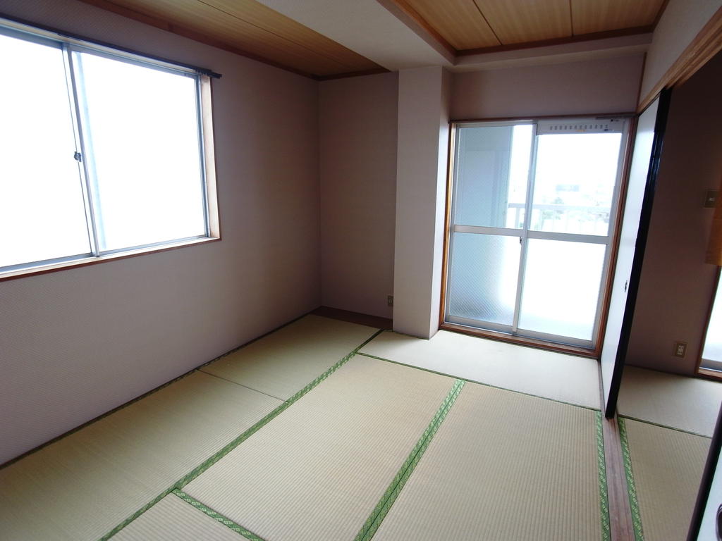 Other room space. It will be bright rooms because the window is large