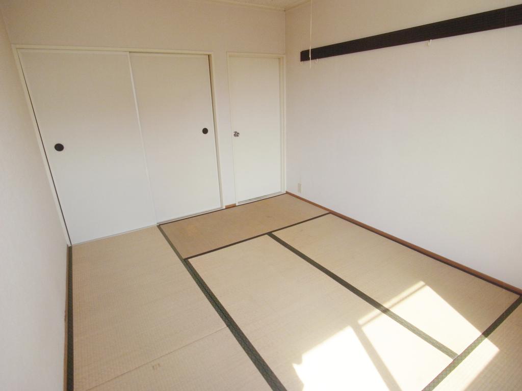 Other room space. It is a sunny Japanese-style