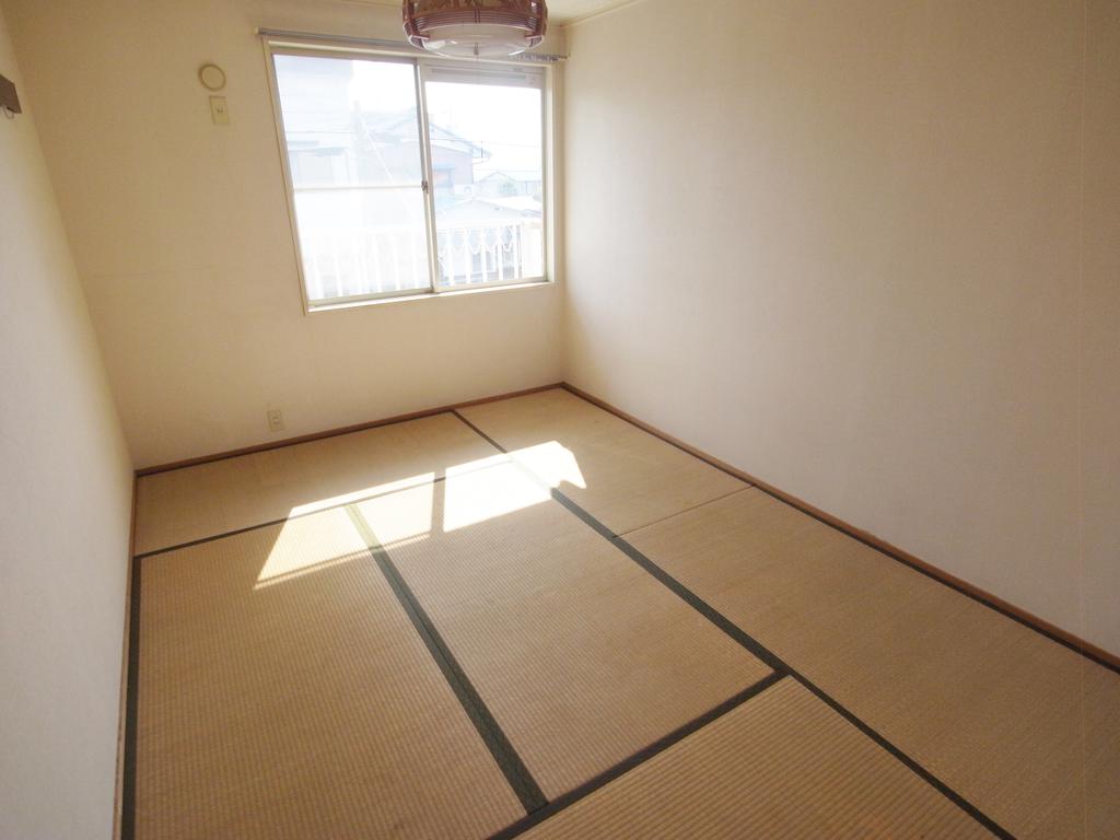 Other room space. How is it in the bedroom? 