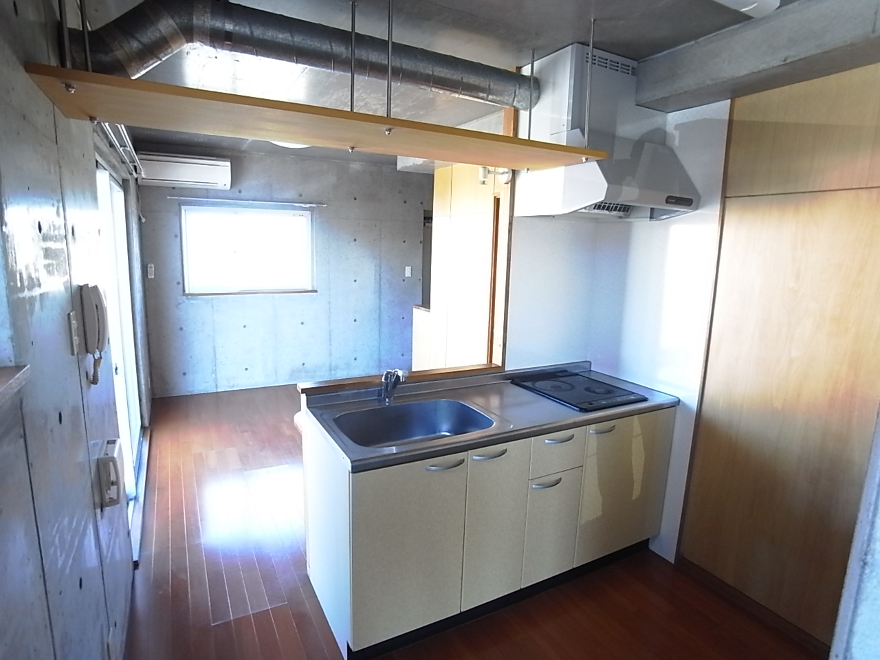 Kitchen. There is also a cupboard hanging on a convenient system Kitchen ☆ 