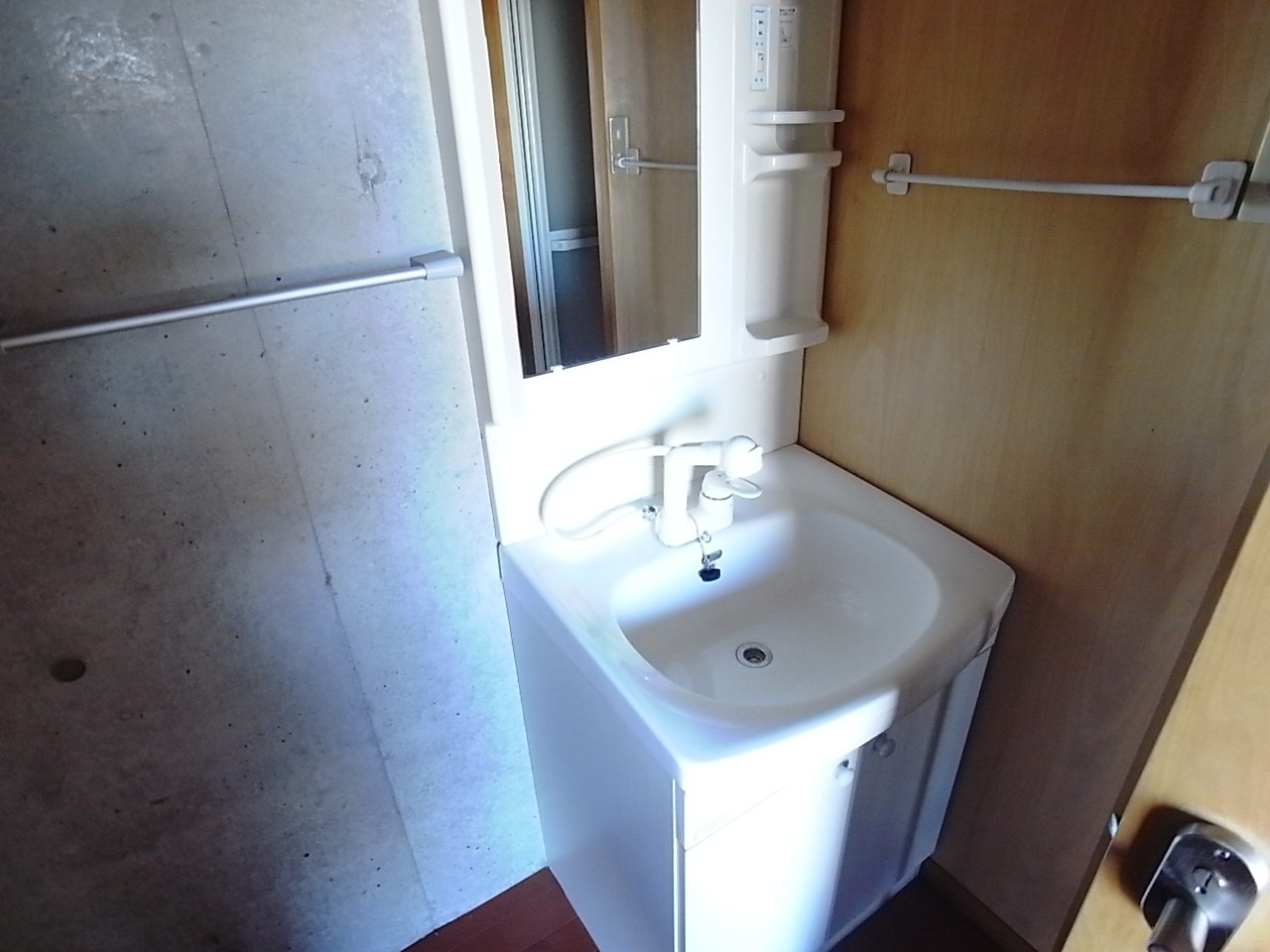 Washroom. It is useful in the shampoo dresser ☆ 