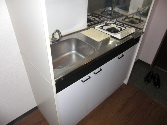 Kitchen. It becomes the stove of 1-neck type. 