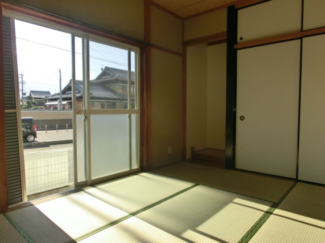 Living and room. Sunny Japanese-style