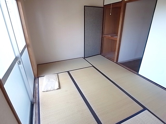 Living and room. 6 is a Pledge of Japanese-style room