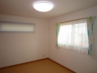 Non-living room. 2 Kaiyoshitsu 6 Pledge, Since each room all the window there are two places, Ventilation and lighting is ◎