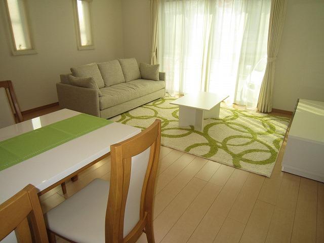 Living. Sunny 18 quires of LDK. Furniture and air-conditioned