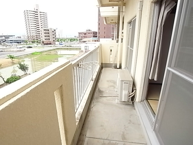 Balcony. I day is a good laundry also well dry likely ☆ 