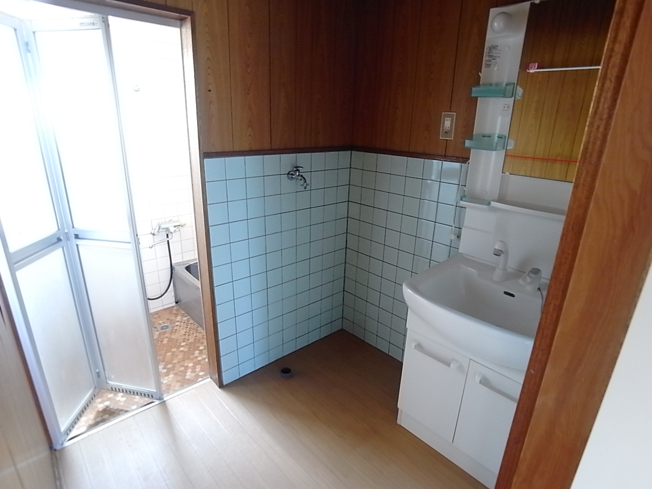 Washroom. It is clean can also be comfortably likely because there is a shampoo dresser ☆ 
