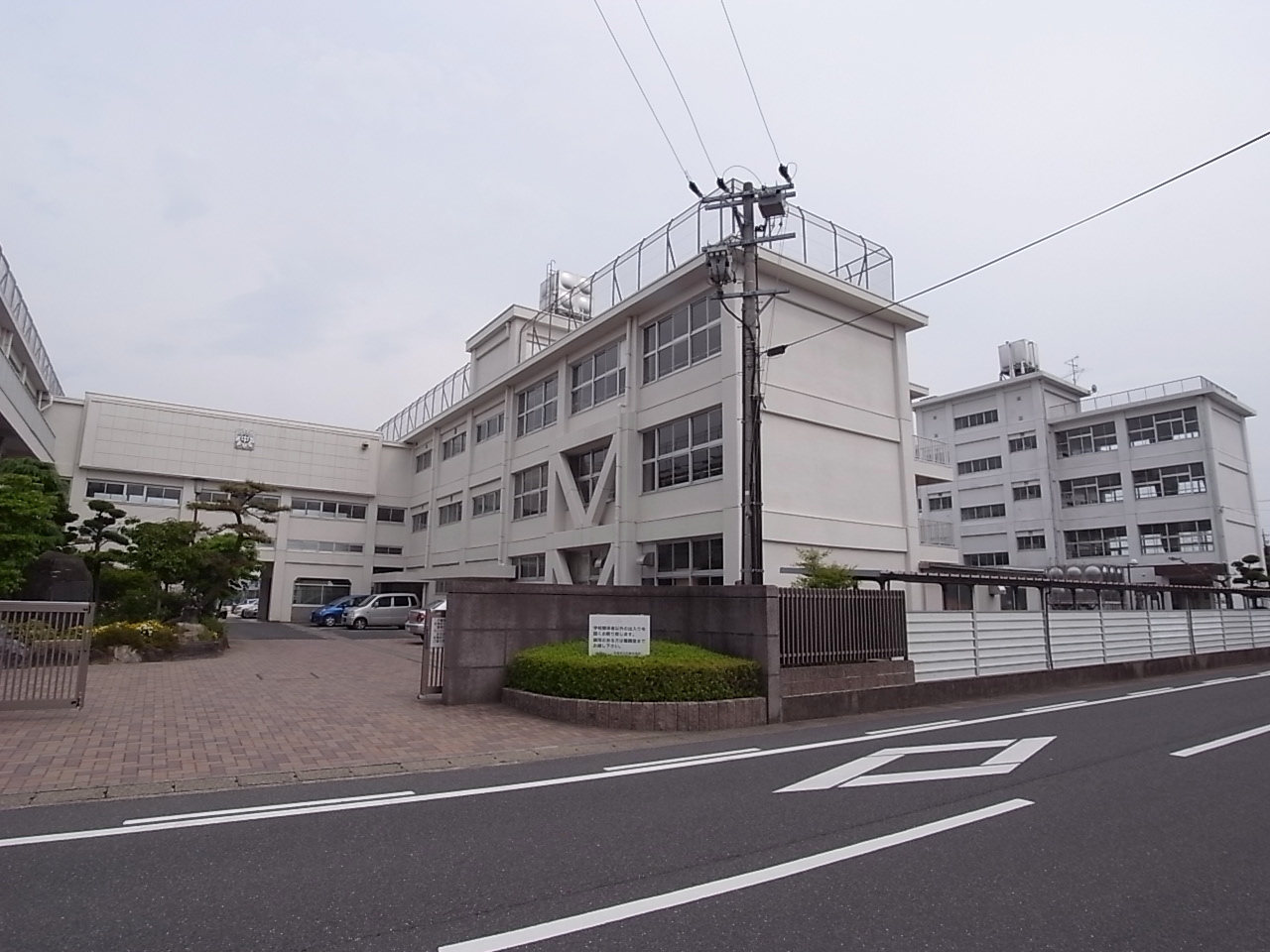 Junior high school. Hashima Municipal Takegahana junior high school (junior high school) up to 1034m