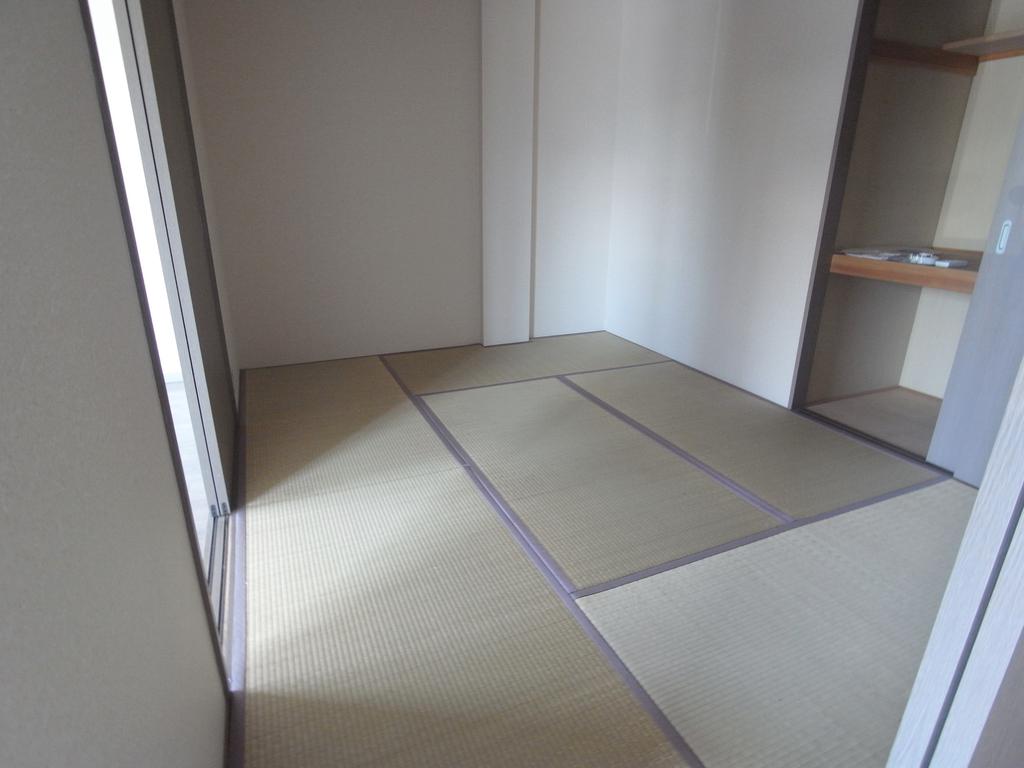 Other room space. Tatami you'll restless ^^