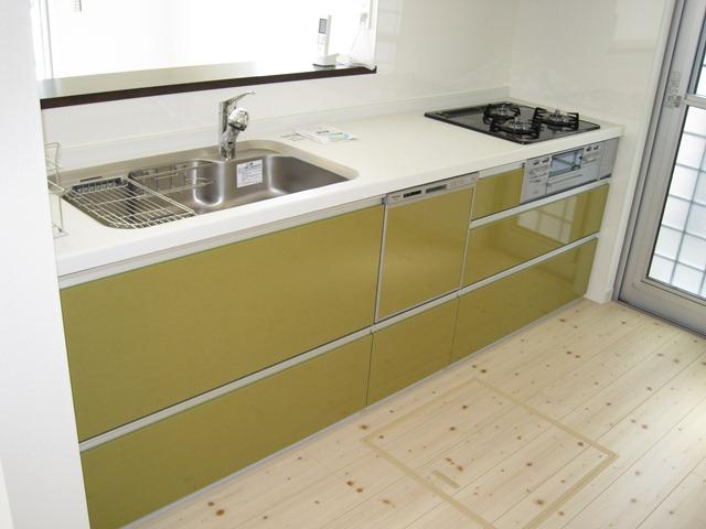 Kitchen. With dish washing dryer in the kitchen!  I am happy for something busy mom ☆  Btype kitchen