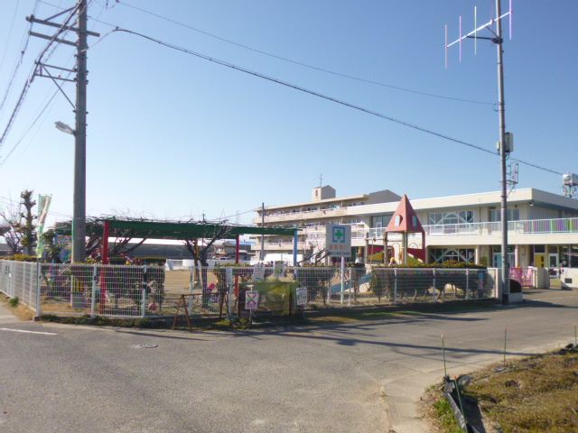 kindergarten ・ Nursery. Higashidai three nursery school (kindergarten ・ 310m to the nursery)