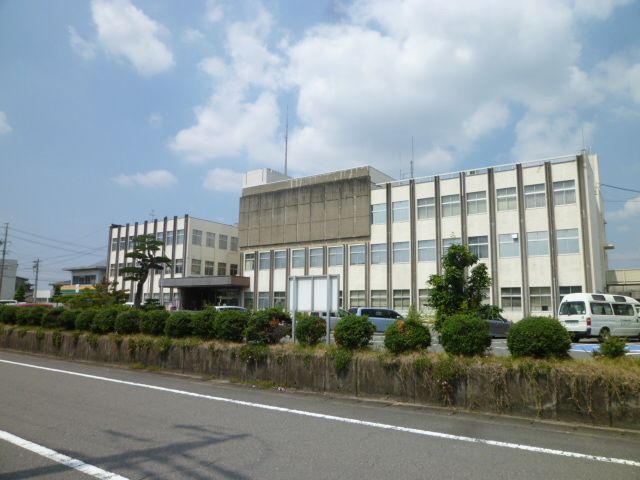 Government office. 620m until ginan town office (government office)