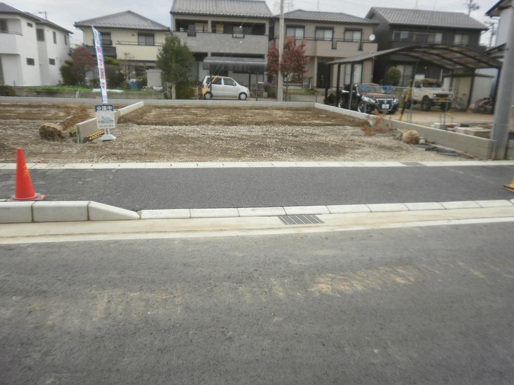 Local photos, including front road. Building 3 Local (11 May 2013) Shooting