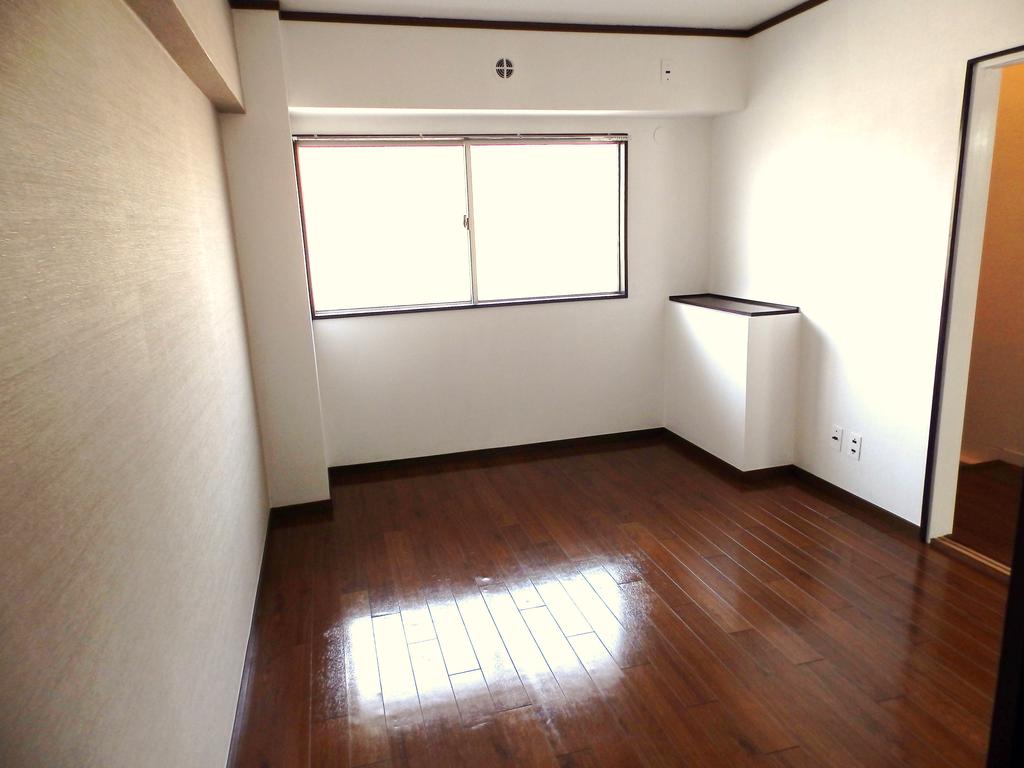 Other room space. Bet also put Western-style